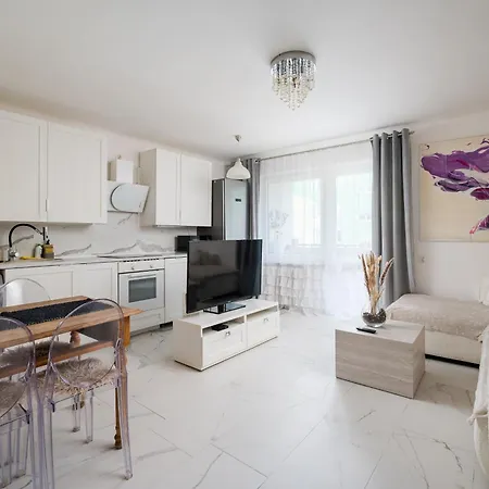 公寓 Homely By Bookinghost *