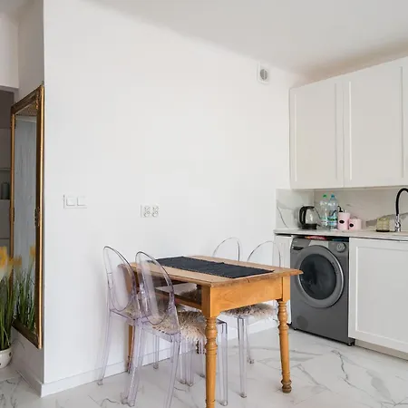 Homely By Bookinghost *