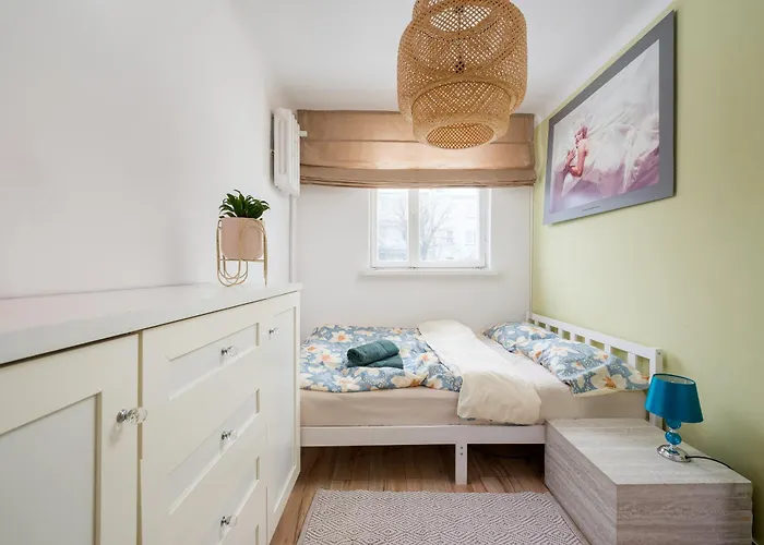 Homely By Bookinghost Lägenhet Nowy Dwór Mazowiecki