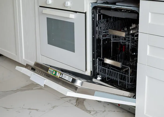 Lägenhet Homely By Bookinghost