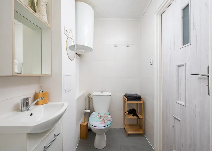 Homely By Bookinghost Lägenhet Nowy Dwór Mazowiecki